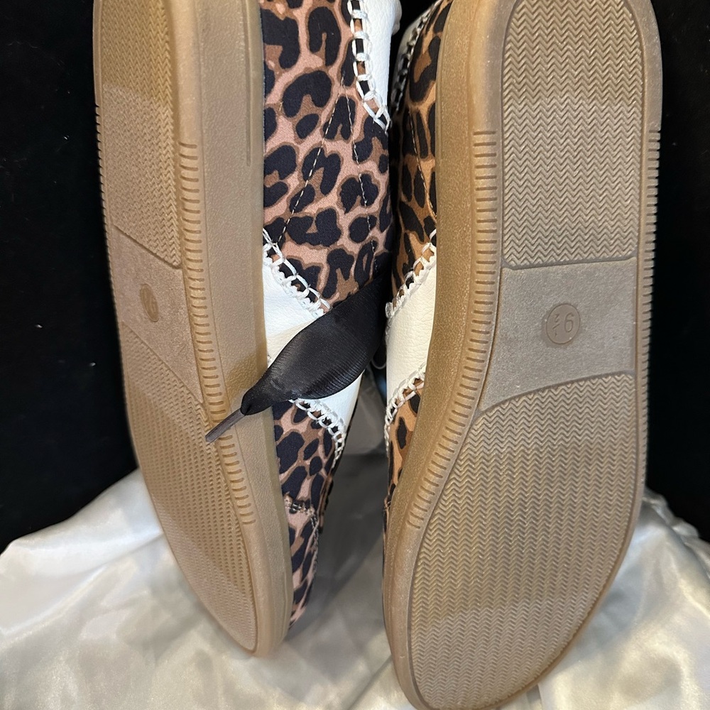 Universal Thread Leopard Print Sneakers with Black Accents NWT - Picture 9 of 16